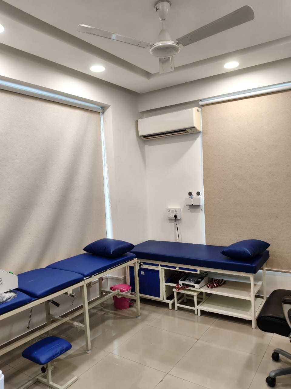 Private medical acupuncture and therapeutic cupping bay