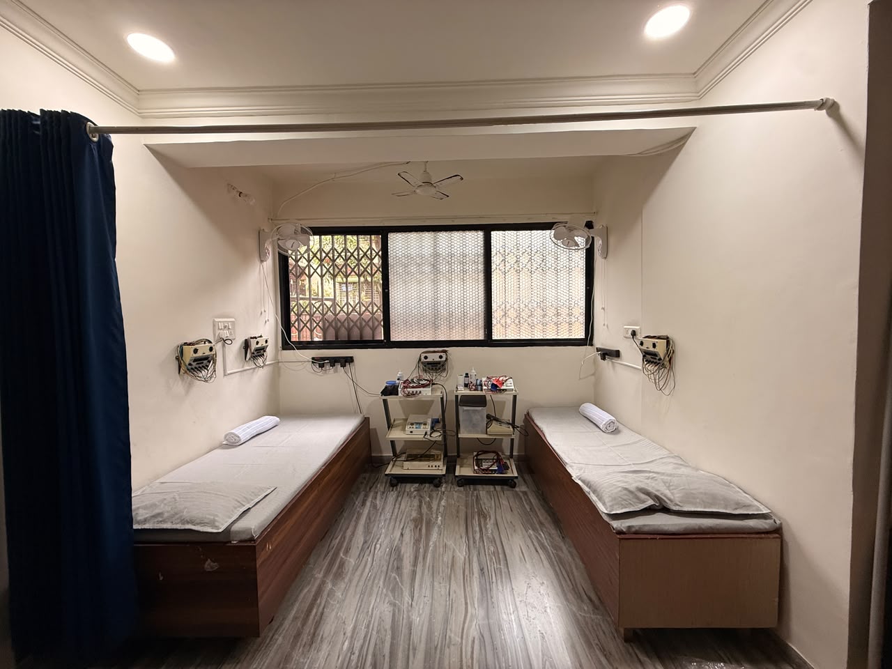 Clinical consultation and therapy evaluation bays at Vasai