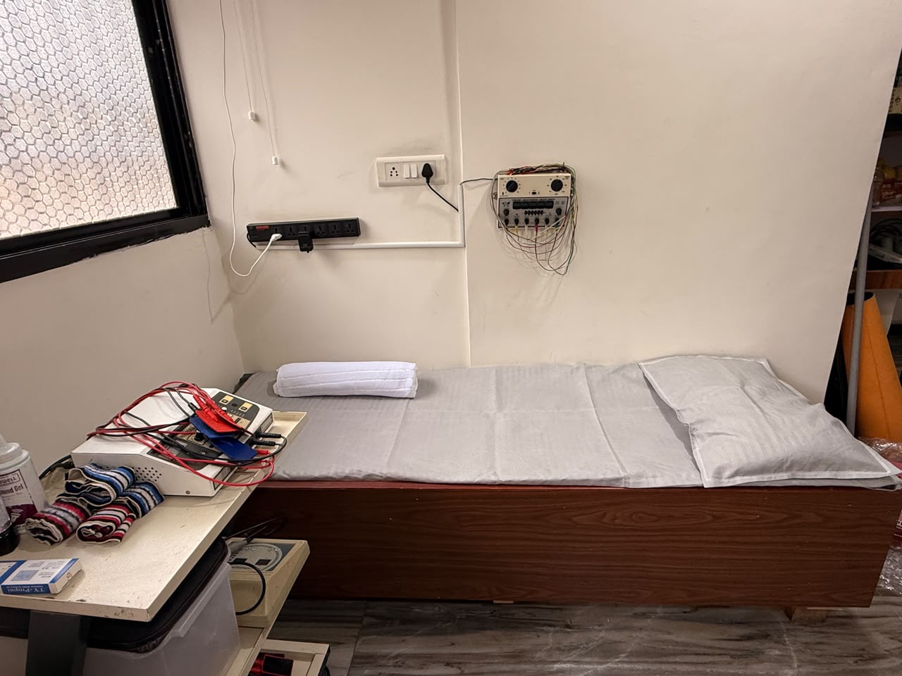 Advanced physiotherapy and spine rehabilitation suite