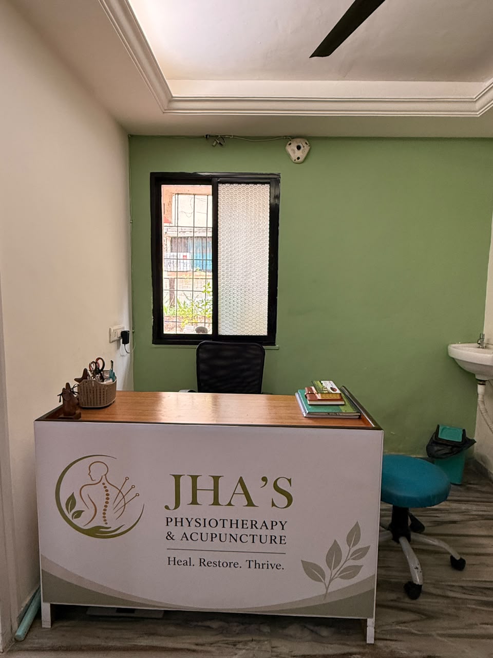 Specialized medical acupuncture and recovery station