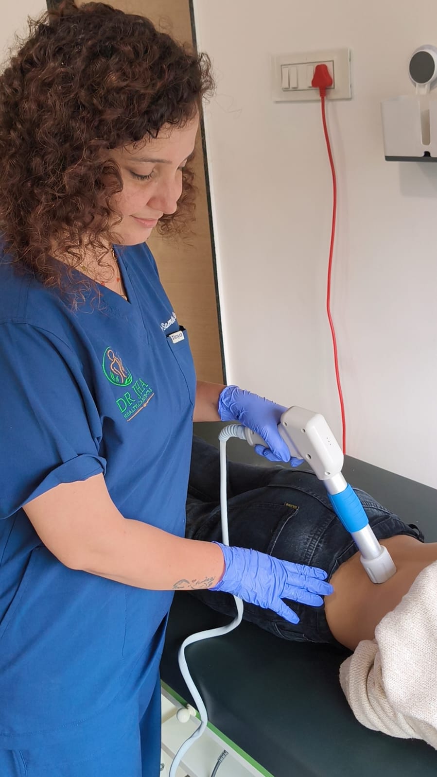 Advanced clinical shockwave therapy treatment in Surat clinic